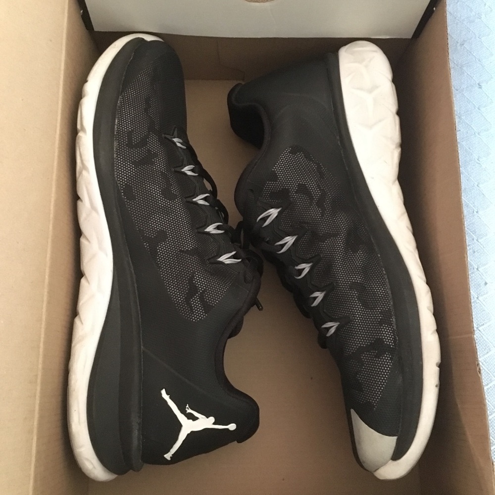 Jordan Flight Runner 2’s